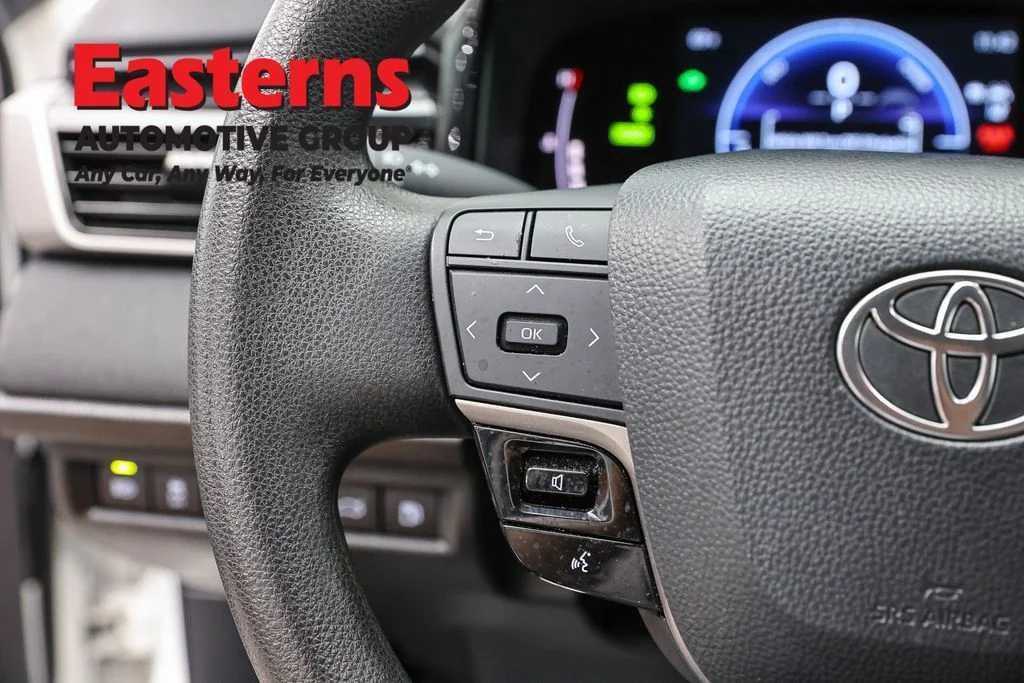 Used 2025 White Toyota LE image 15