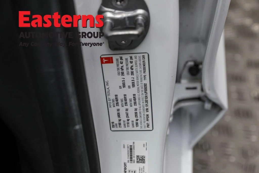 Used 2018 White Tesla Long Range image 35