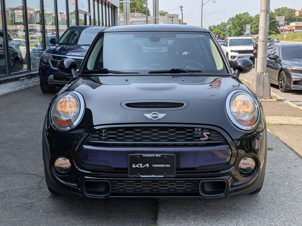 Used 2018 Black MINI Base image 3