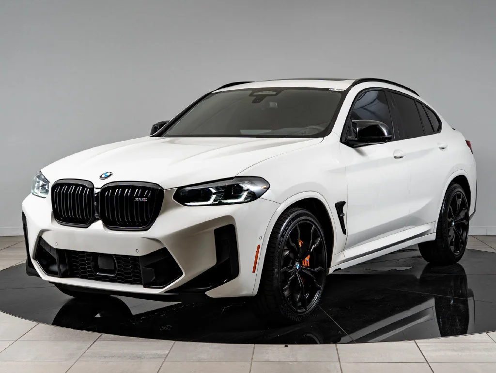 Used 2024 Alpine White BMW  image 1