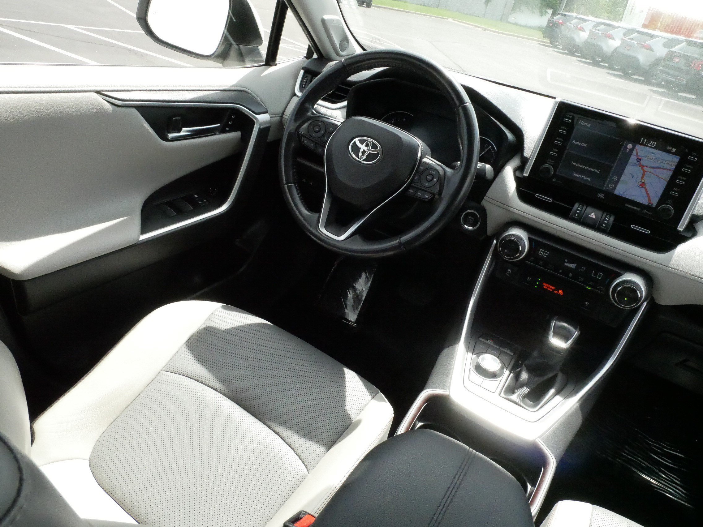Certified Used 2020 BLIZZARD PEARL Toyota Limited image 9