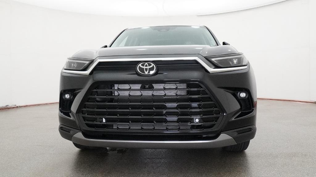 New 2026 Midnight Black Metallic Toyota Platinum image 8