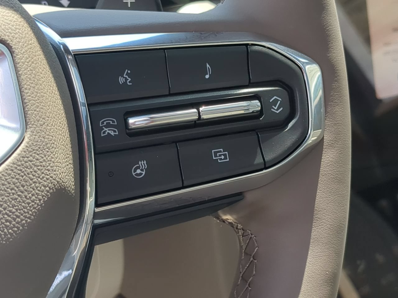 2026 GMC Yukon Denali - Photo 36