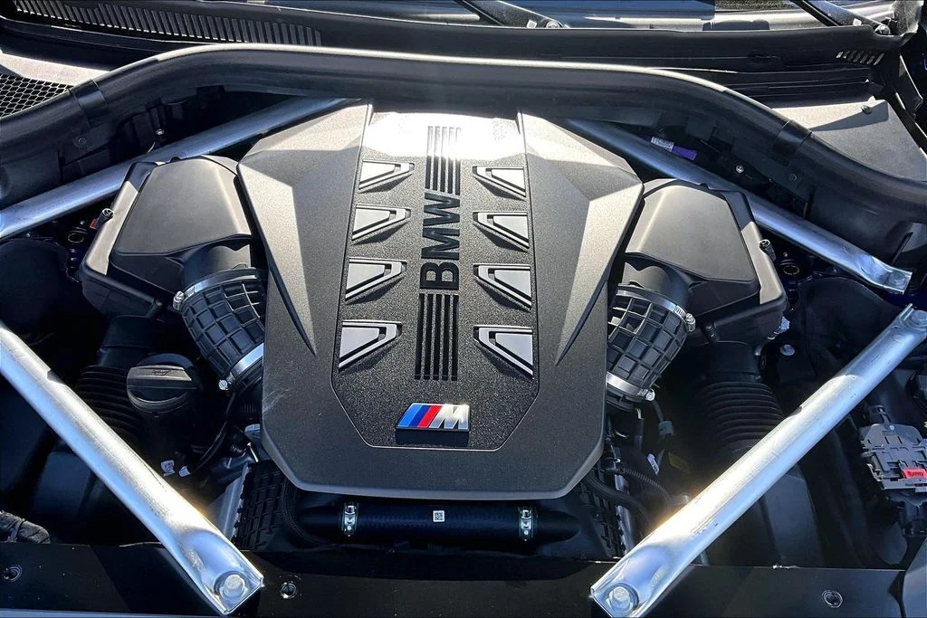 New 2026 BMW X7 M60i 4D Sport Utility