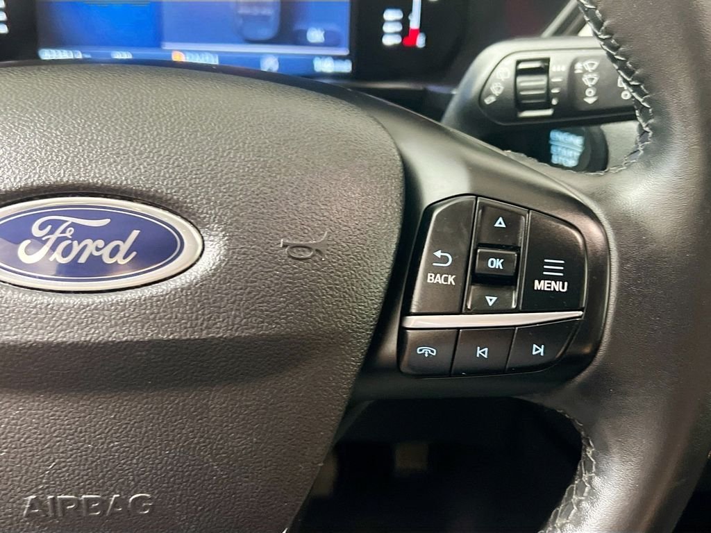 Used 2024 Red Ford Active image 9