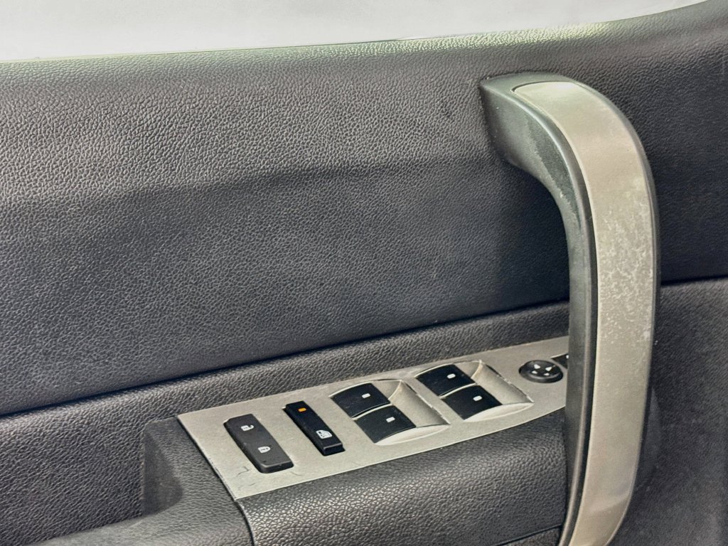 Used 2008 Graystone Metallic Chevrolet LT image 21