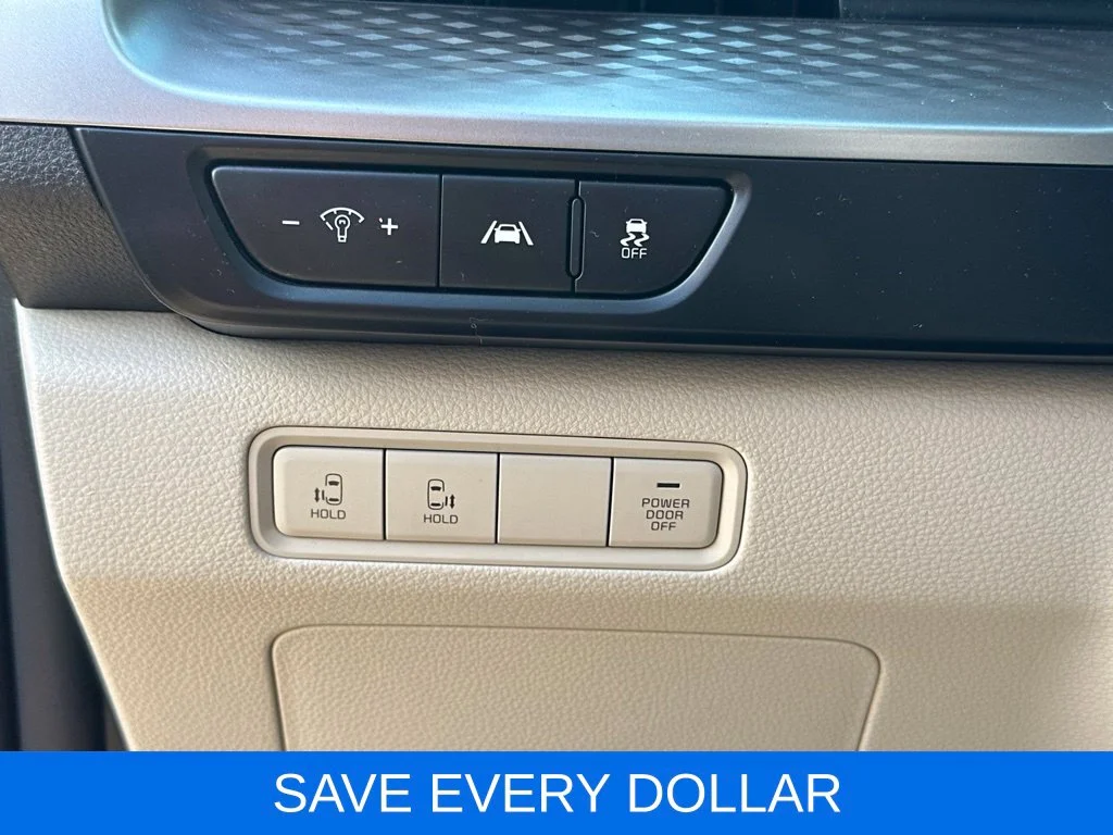 Used 2024 White Kia LX image 7
