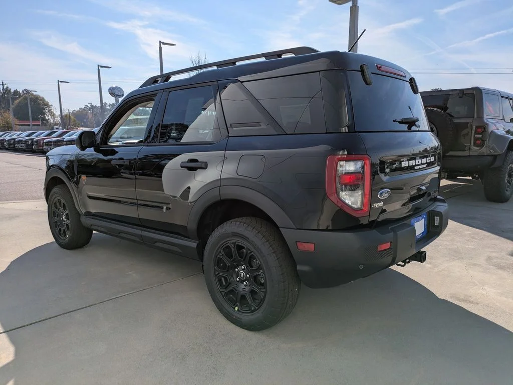 New 2025 Shadow Black Ford Badlands image 6