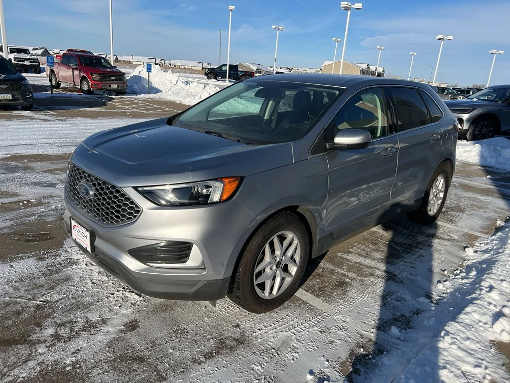 Used 2024 Iconic Silver Metallic Ford SEL image 4