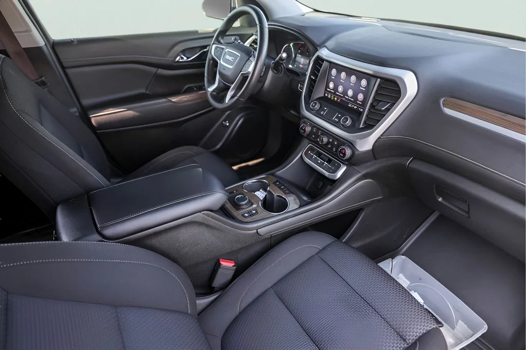 Used 2023 Silver GMC SLE image 32