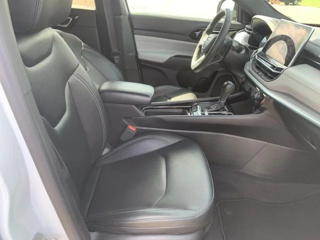 Used 2025 White Jeep Limited image 31