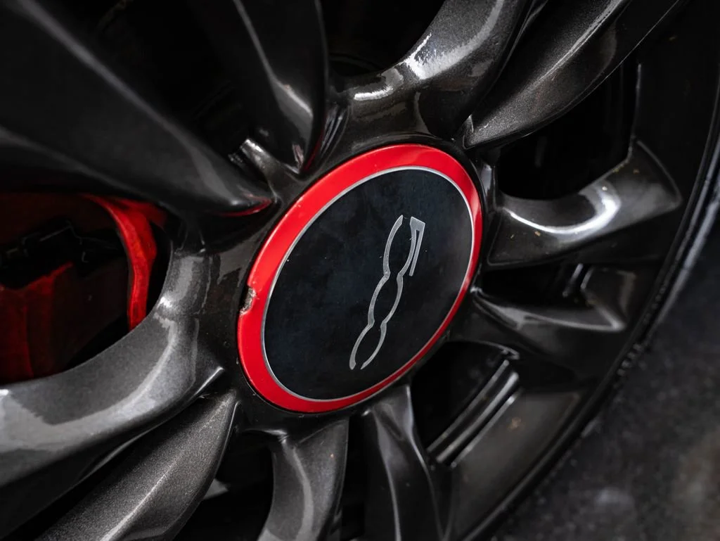 Used 2017 Giallo Moderna Perla (Pearl Yellow Tri-Coat) FIAT Abarth image 8