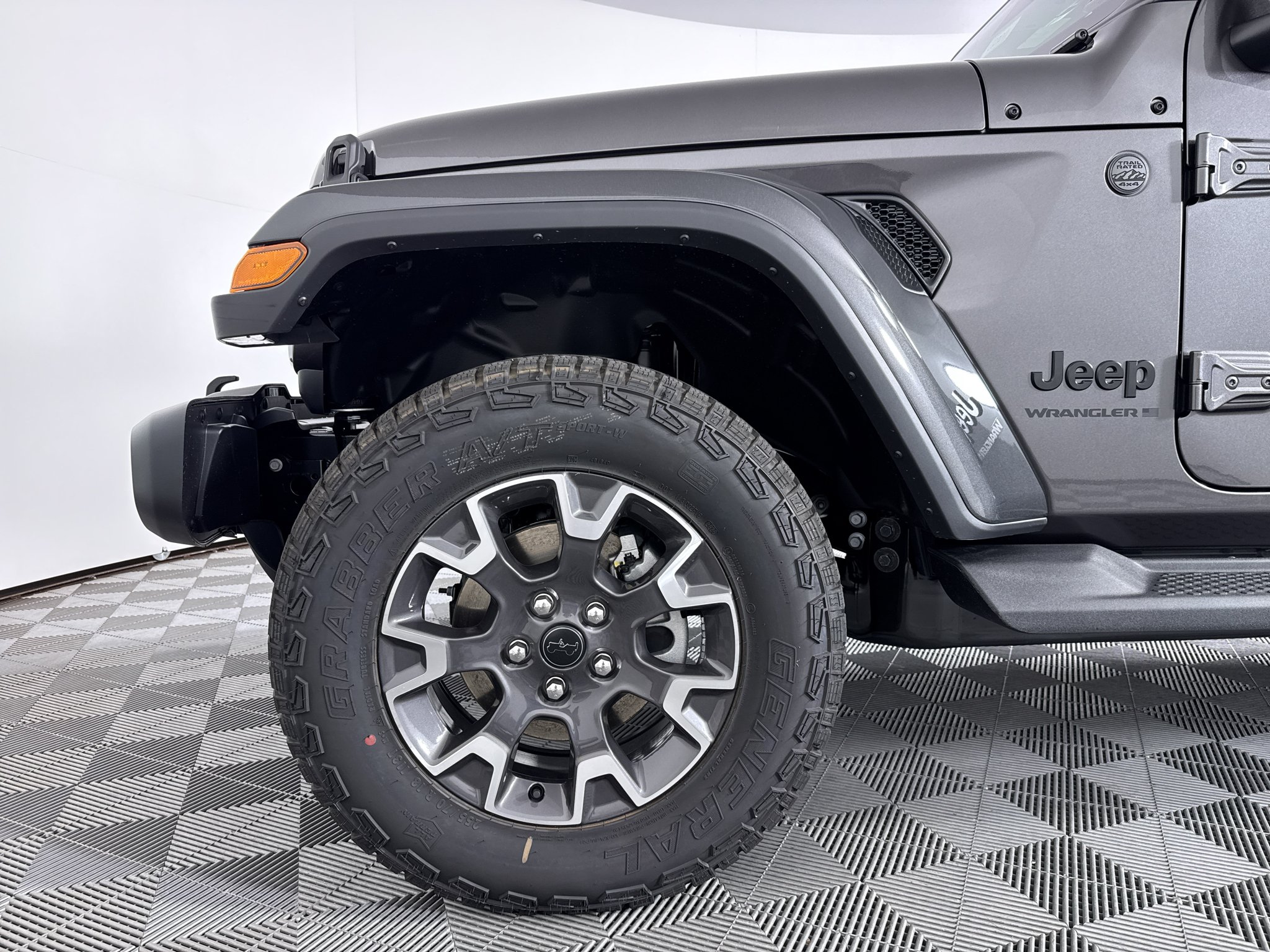 New 2027 Granite Crystal Metallic Clear-Coat Paint Jeep Sahara image 24