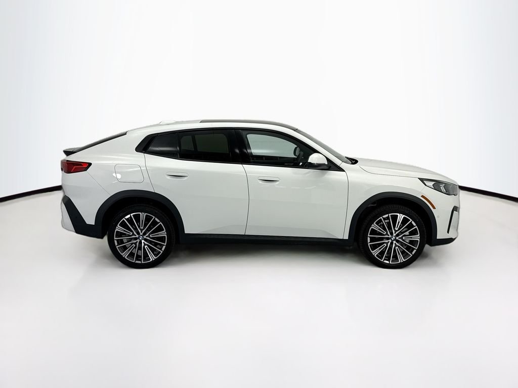 Used 2026 Alpine White BMW xDrive28i image 5