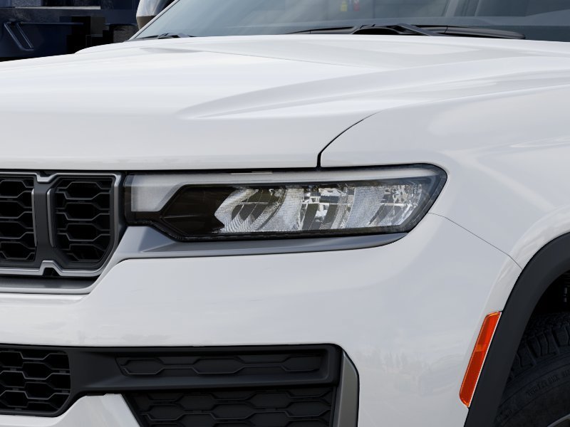New 2027 Bright White Clear-Coat Paint Jeep Laredo Altitude image 10