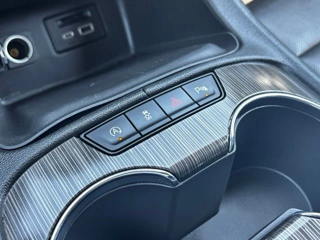 2023 GMC Acadia SLT - Photo 14