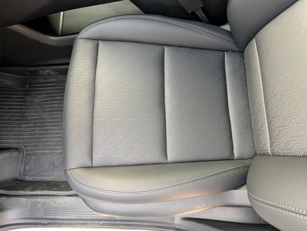 2027 Chevrolet Equinox LT - Photo 10