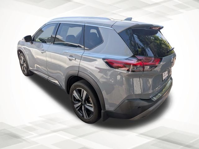 Used 2021 Gray Nissan SL image 4