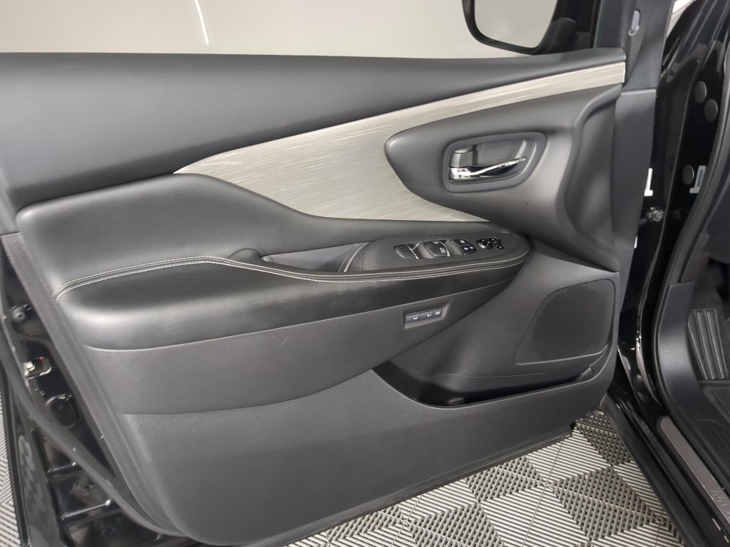 Used 2017 Magnetic Black Metallic Nissan Platinum image 12