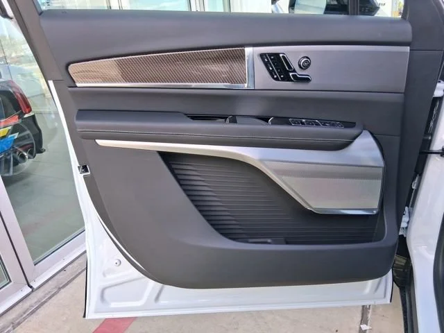 2026 Cadillac VISTIQ Sport - Photo 18