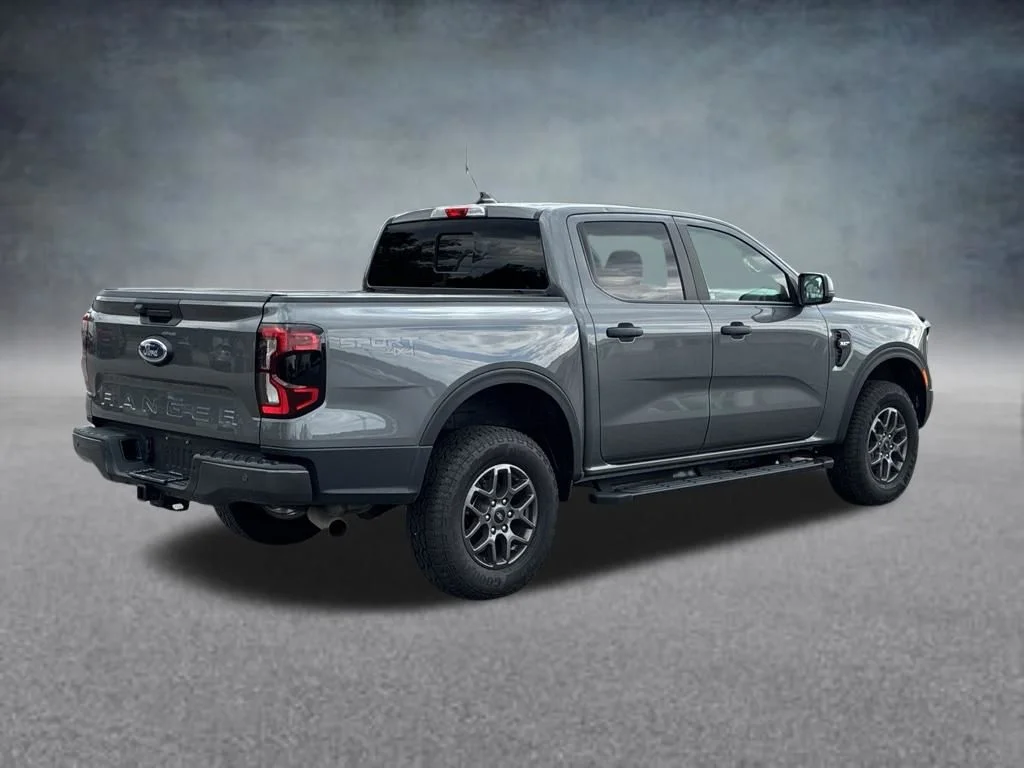 Used 2025 Gray Ford XLT image 5