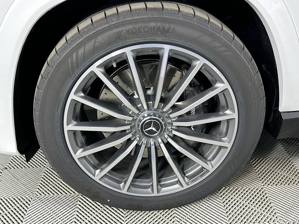 New 2026 MANUFAKTUR Moonlight White Metallic Mercedes-Benz GLS 63 AMG® image 69