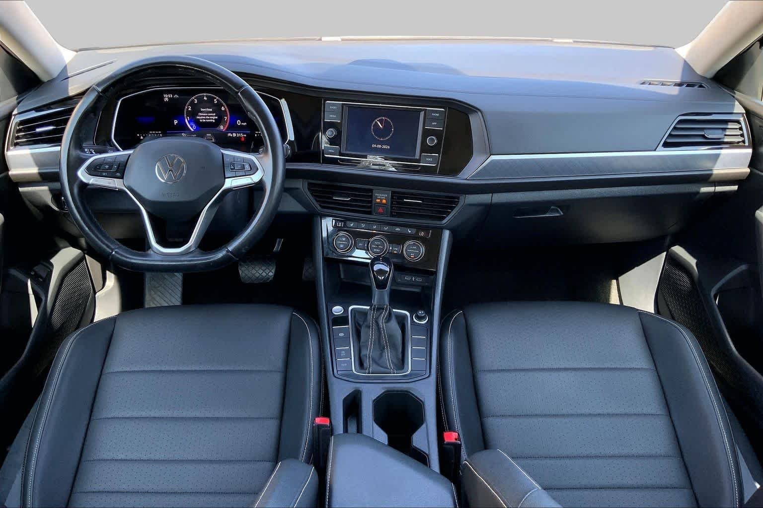 Used 2024 Platinum Gray Metallic Volkswagen SE image 16