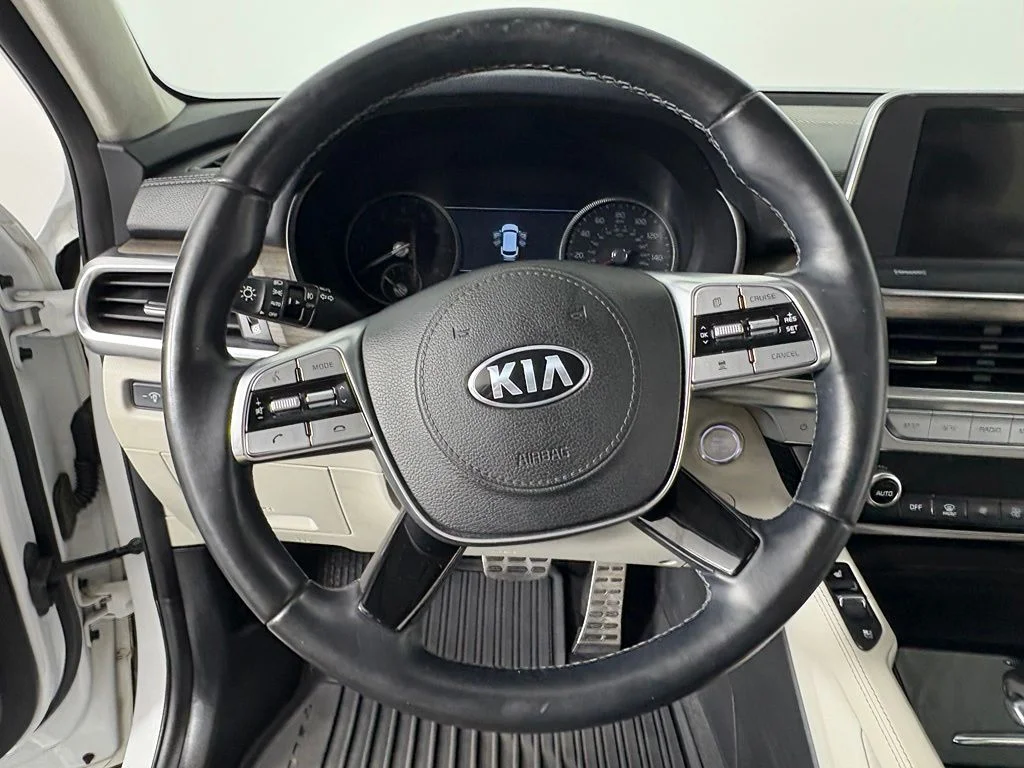 Used 2020 Snow White Pearl Kia SX image 2