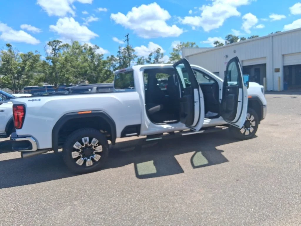 Used 2025 White GMC Pro image 17