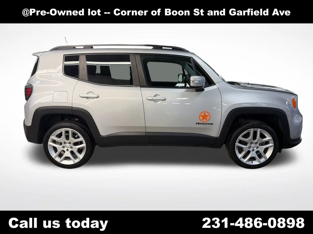 Used 2021 Silver Jeep Latitude image 6