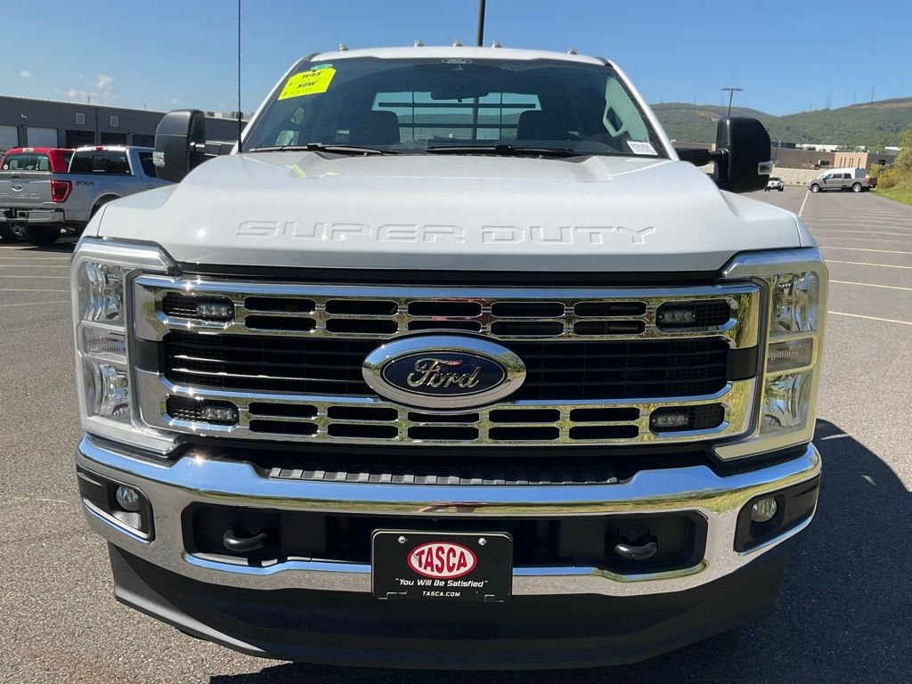 2024 Ford F-350 Super Duty Chassis Cab XL - Photo 32