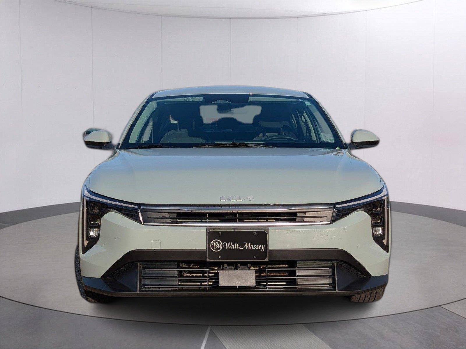 Used 2025 Morning Haze Kia LXS image 4