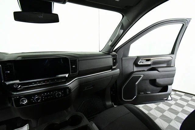 Used 2022 Gray Chevrolet RST image 21