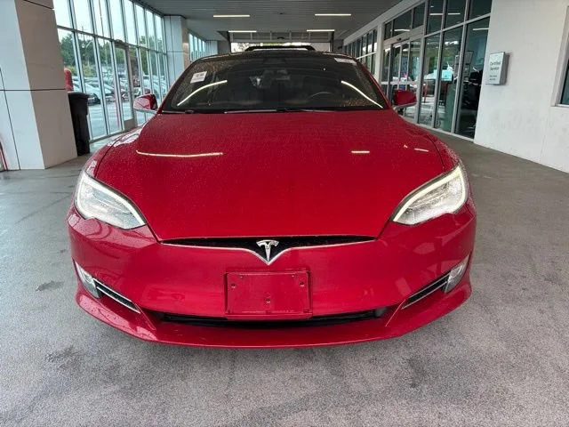 Used 2021 Red Tesla Long Range Plus image 12