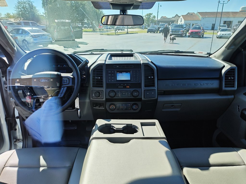 Used 2020 White Ford XL image 14