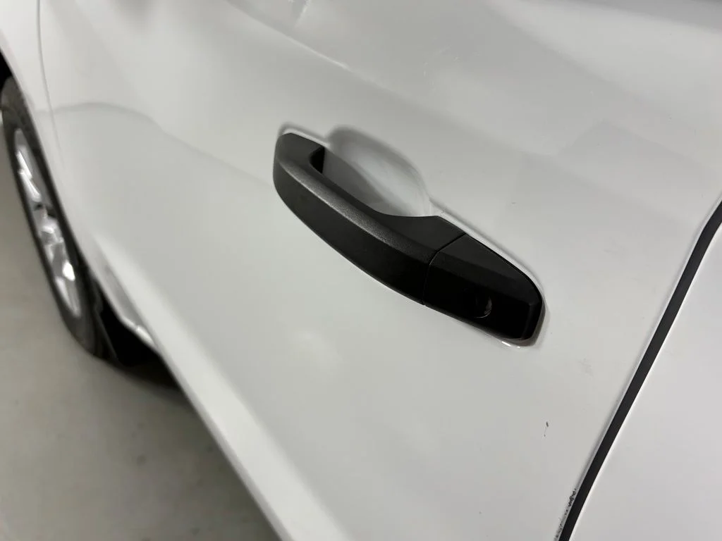 Used 2024 White Chevrolet Custom image 15
