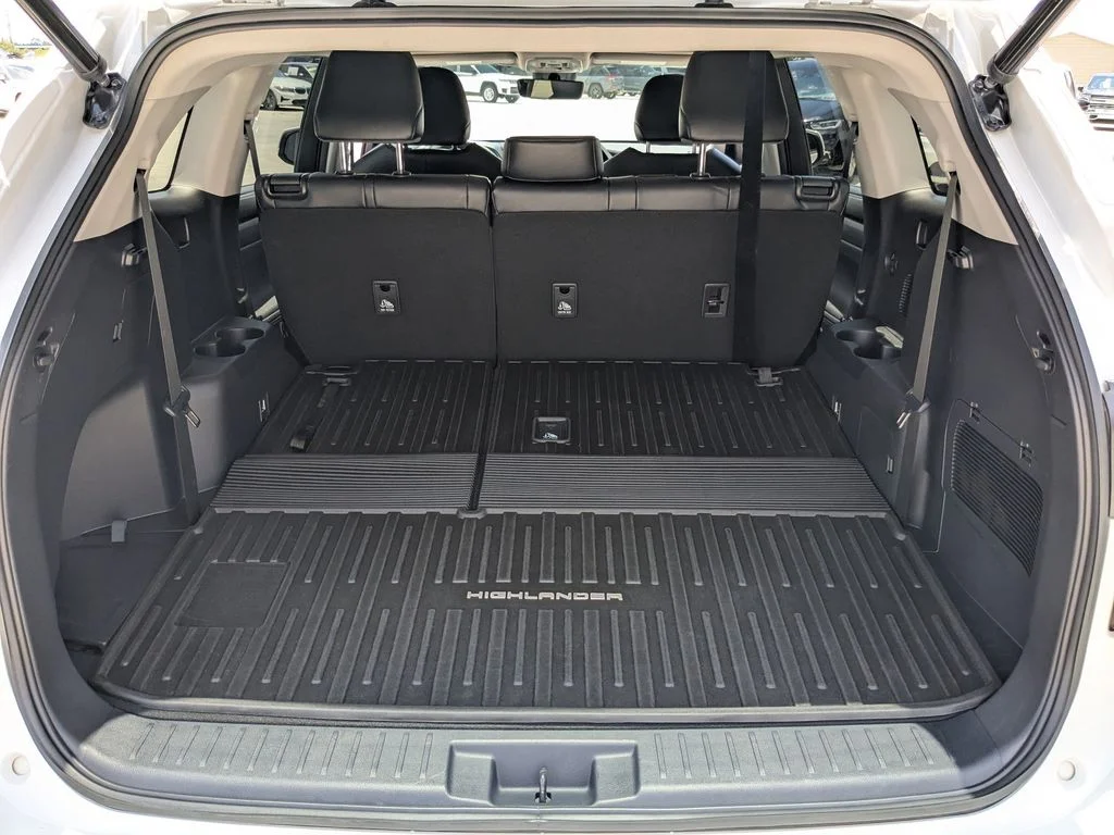 Used 2023 Beige Toyota XLE image 14