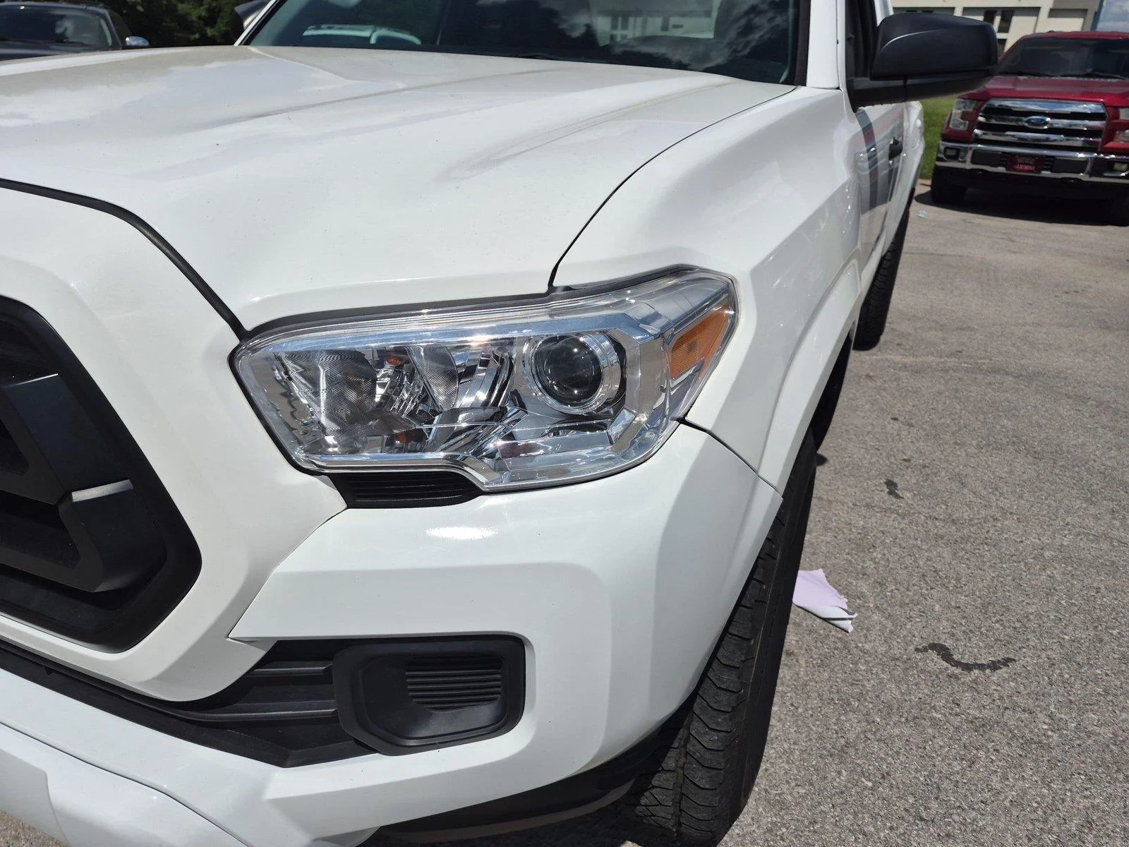 Used 2022 White Toyota SR image 9