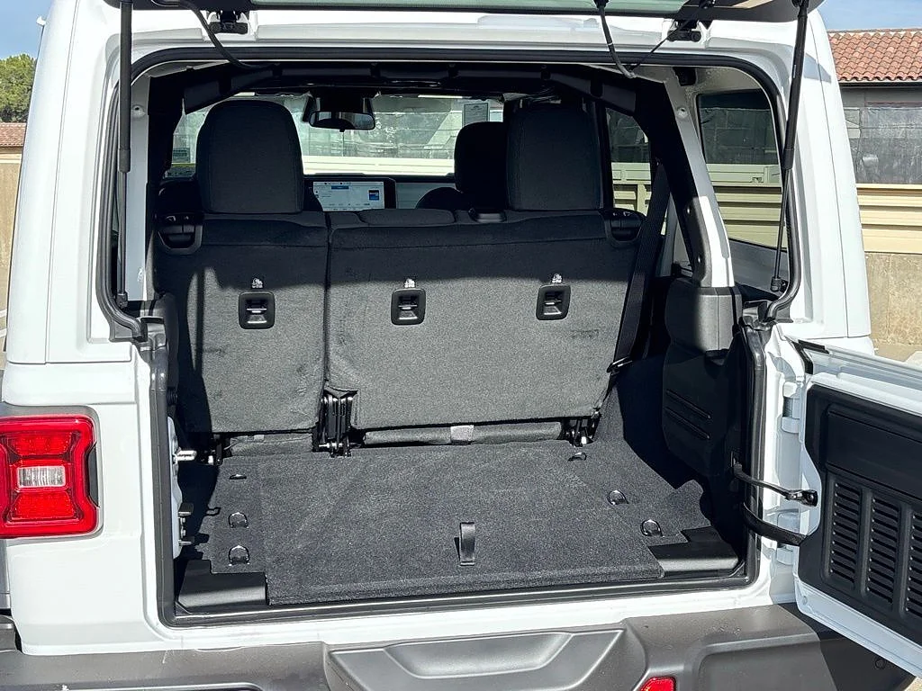 New 2026 Bright White Clear Coat Jeep 4-Door Sport S 4x4 image 21