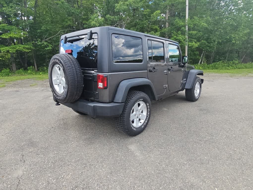 Used 2018 Granite Crystal Metallic Clearcoat Jeep Sport S image 6