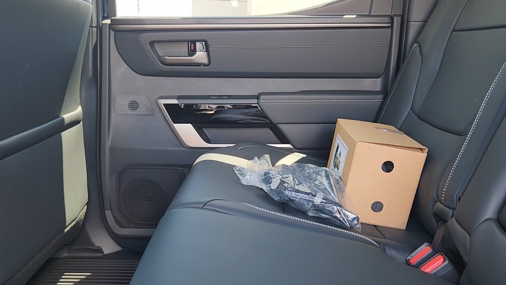 2026 Toyota Tundra Limited - Photo 15