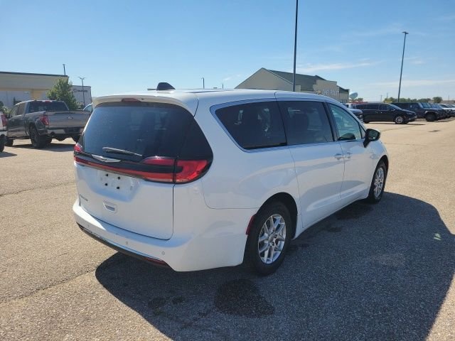 Used 2023 Bright White Clearcoat Chrysler Touring L image 20