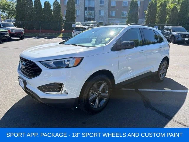 Used 2022 White Ford SEL image 3