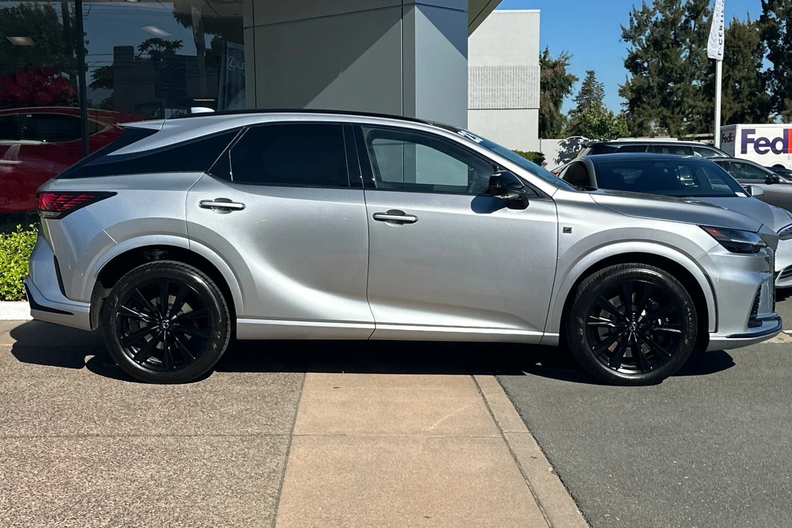 Used 2023 Iridium Lexus 500h F SPORT Performance image 3