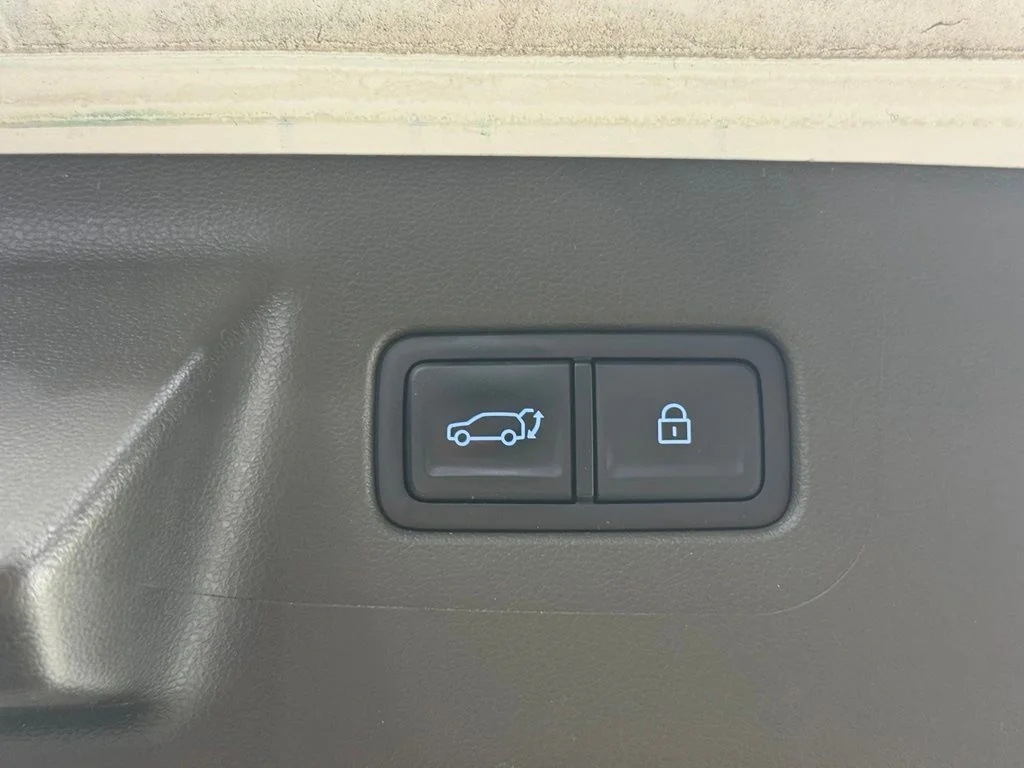 Used 2024 White Hyundai Calligraphy image 34