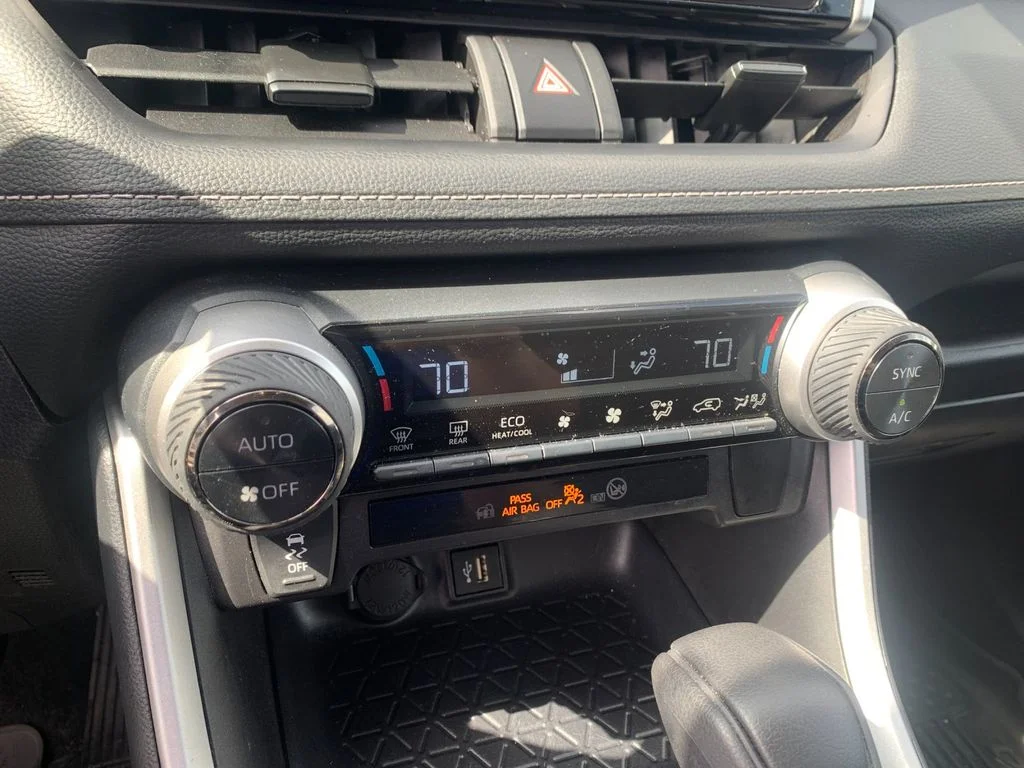 Used 2025 White Toyota XLE image 23
