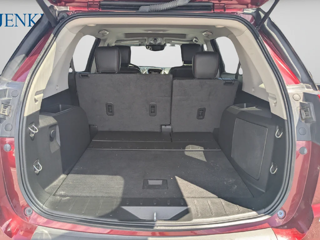 Used 2017 Red GMC SLT image 10