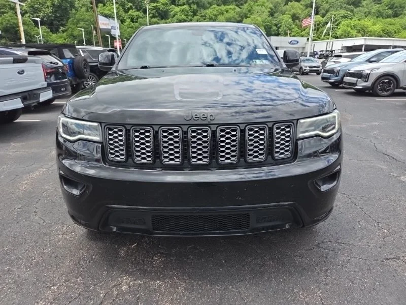 Used 2020 Black Jeep Altitude image 2