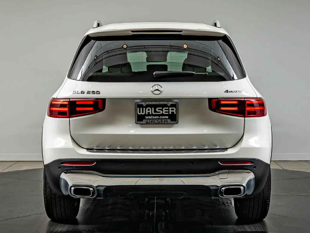 Certified Used 2026 Polar White Mercedes-Benz GLB 250 image 6