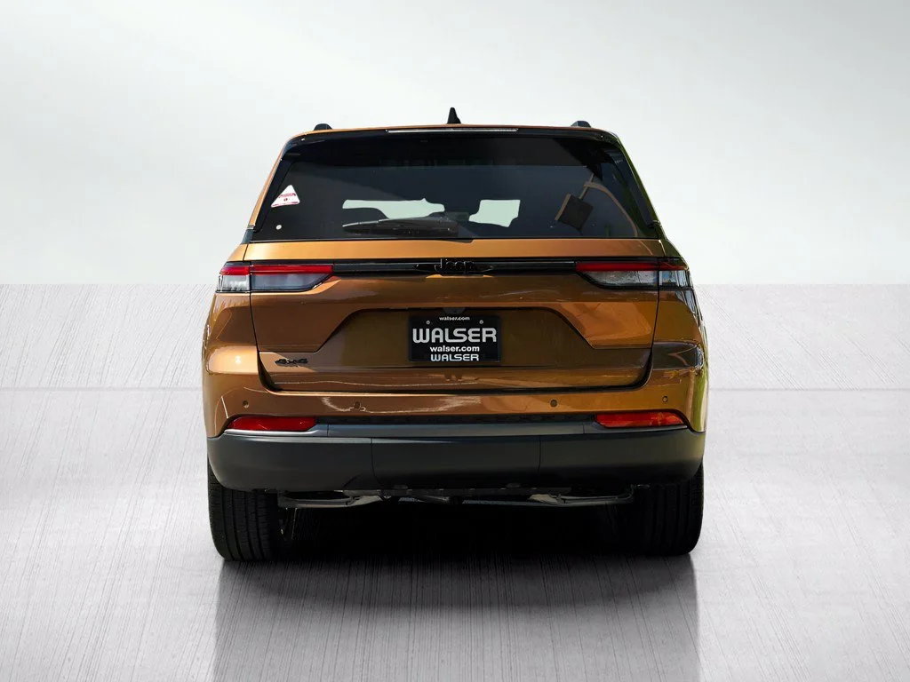 New 2027 Copper Shino Metallic Clearcoat Jeep Limited image 5
